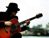 <b>Carl Barat</b>
