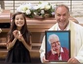 <b>Niña arranca anillo de su abuela muerta</b>